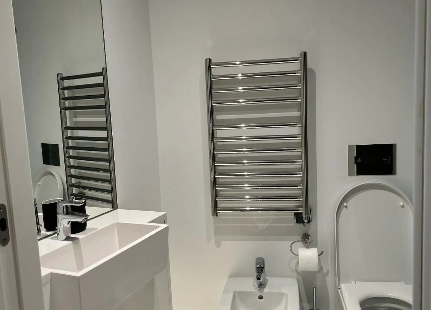 Homestay Suite In Shared House In Downtown Lisbon