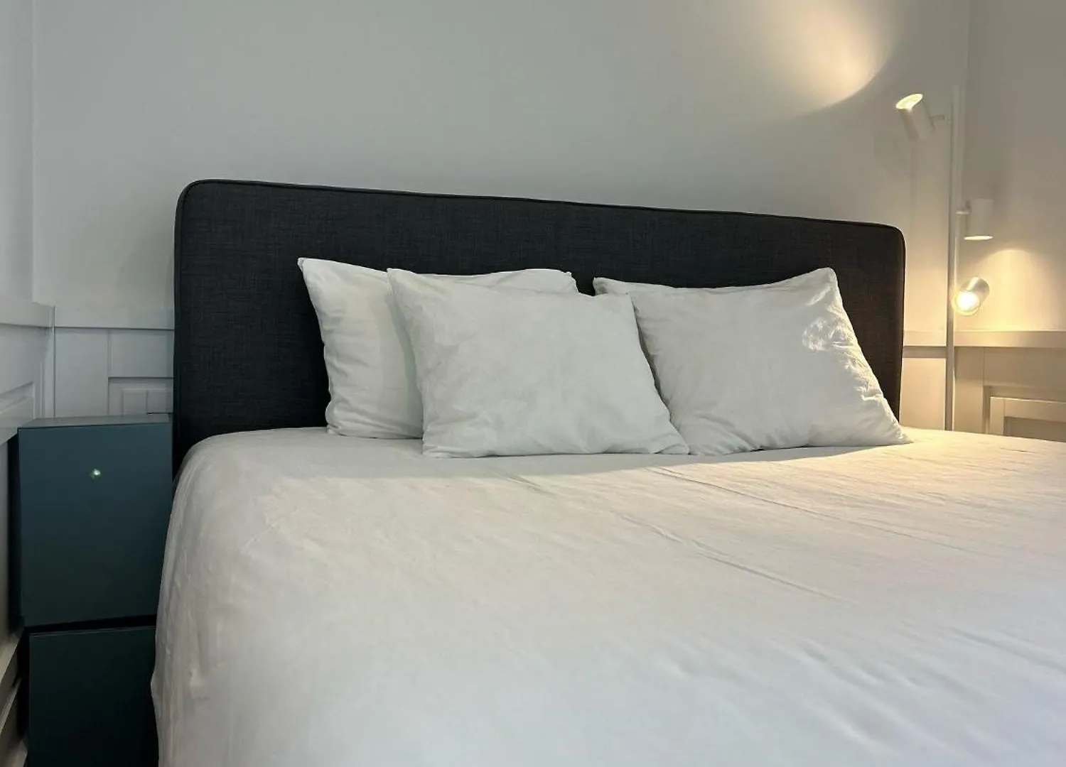 Homestay Suite In Shared House In Downtown Lisbon